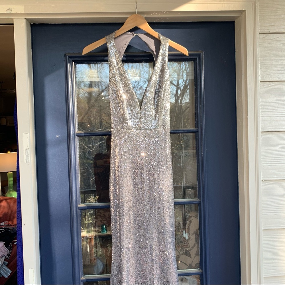 Long sequin dress, backless!